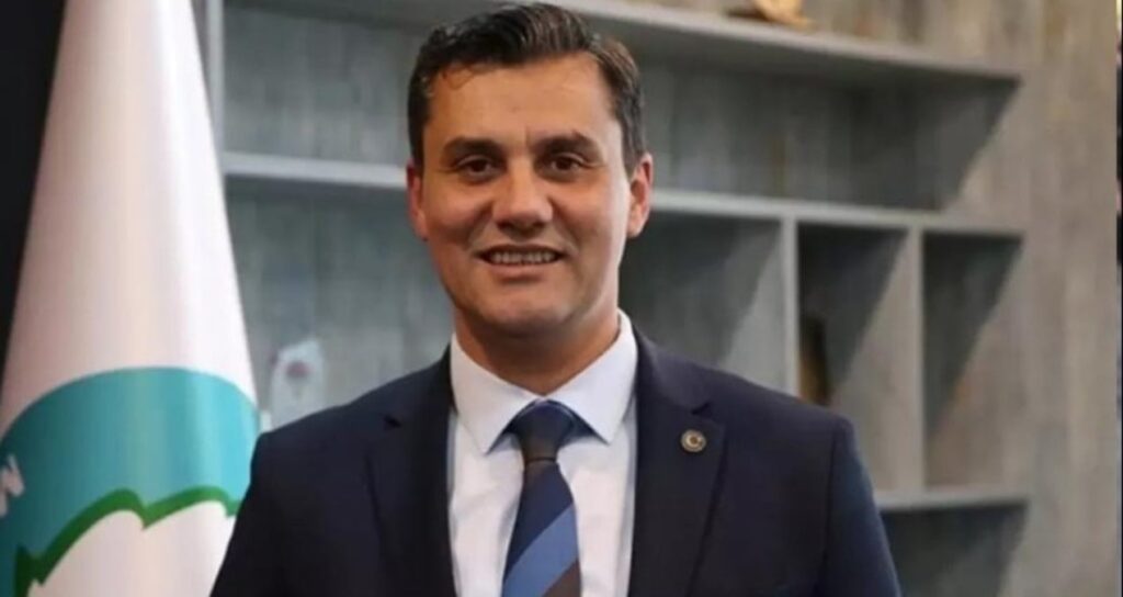 Ferdi Zeyrek hayatını kaybetti!