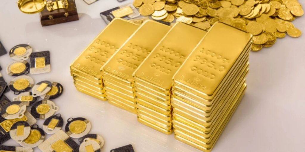 Piyasalarda Fed tedirginliği: Altın frene bastı