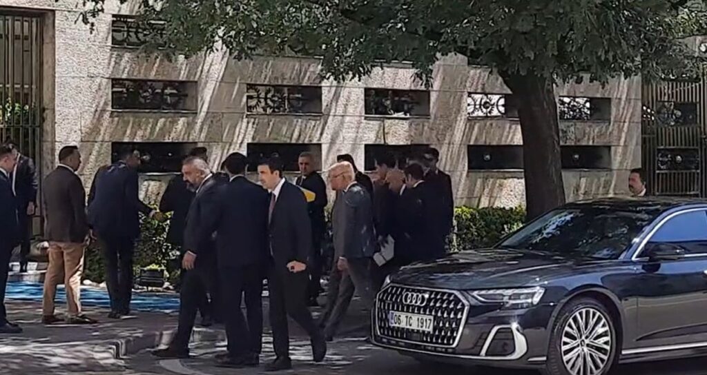 TBMM Başkanı Kurtulmuş ile İYİ Parti Genel Başkanı Dervişoğlu görüşmesi başladı