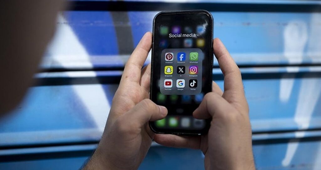 Türkiye’de konuşulan sosyal medya yasağı AB ülkesinde hayata geçiyor