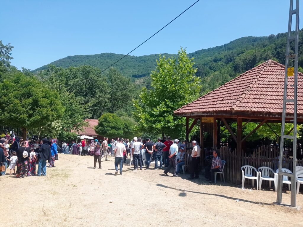 “Gözcü Mahmut’u Anma ve Köy Hayrı’na” Yoğun İlgi…