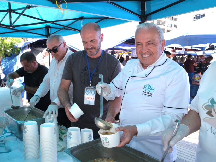 Başkan Şadi Özdemir’den aşure ikramı