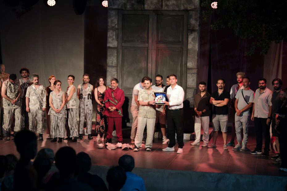 Bursa Şehir Tiyatrosu, Balıkesir Aromaterapi Festivali’nde sahne aldı