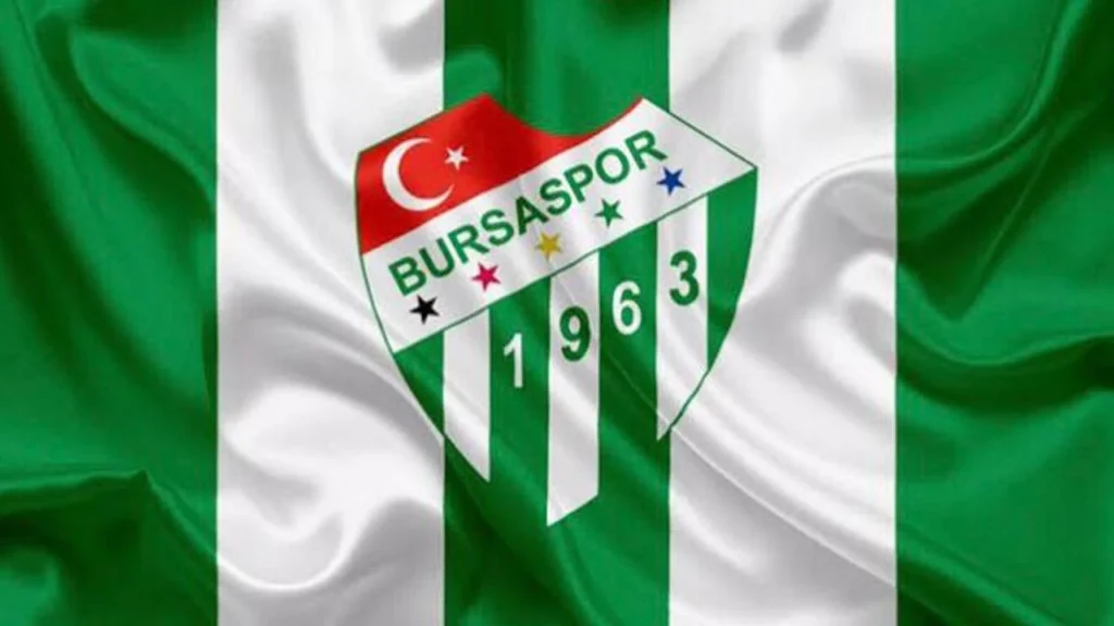 Bursaspor şampiyonlukla tamamlanan geçen sezonu nasıl kapattıysa, şampiyonluk parolasıyla başlanılan yeni sezonu da aynı coşkuyla açtı…