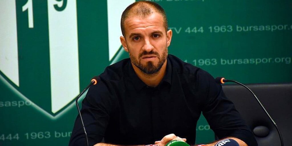 Bursaspor’un eski teknik direktörü imzayı attı