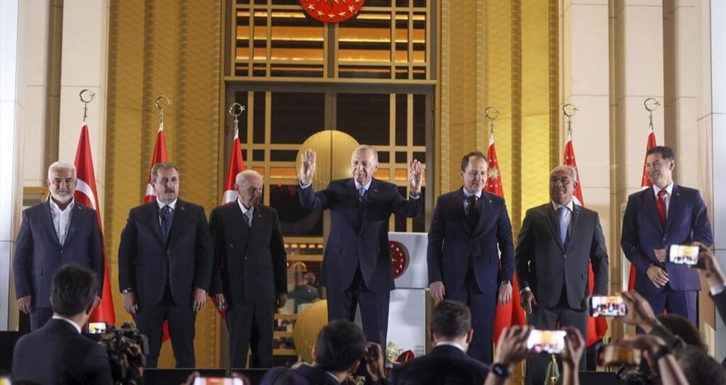 Cumhur İttifakı’ndan yeni süreç komisyon krizi derinleşiyor!