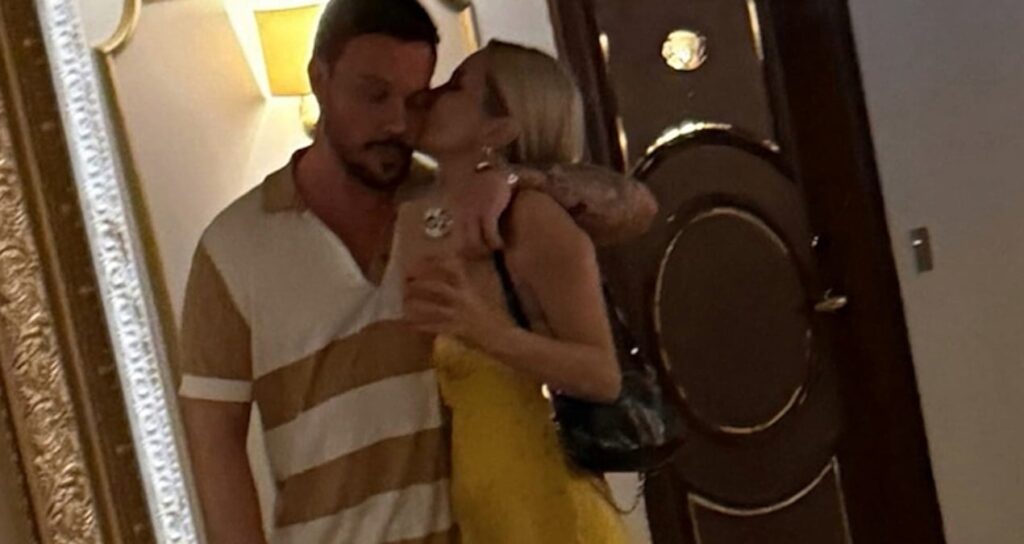 Ece Erken ve Sinan Akçıl ayrıldı