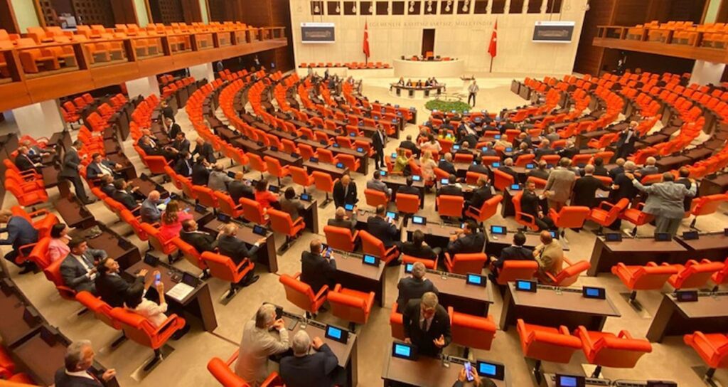 En düşük emekli aylığı Meclis’e geliyor