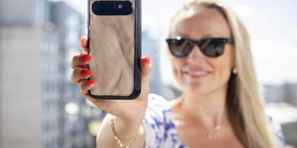 İnsan derisini tıpatıp andıran telefon kılıfı yaptılar