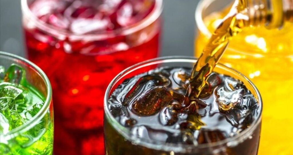 Kola ve gazlı içeceklerin fiyat listesi yine zamlandı