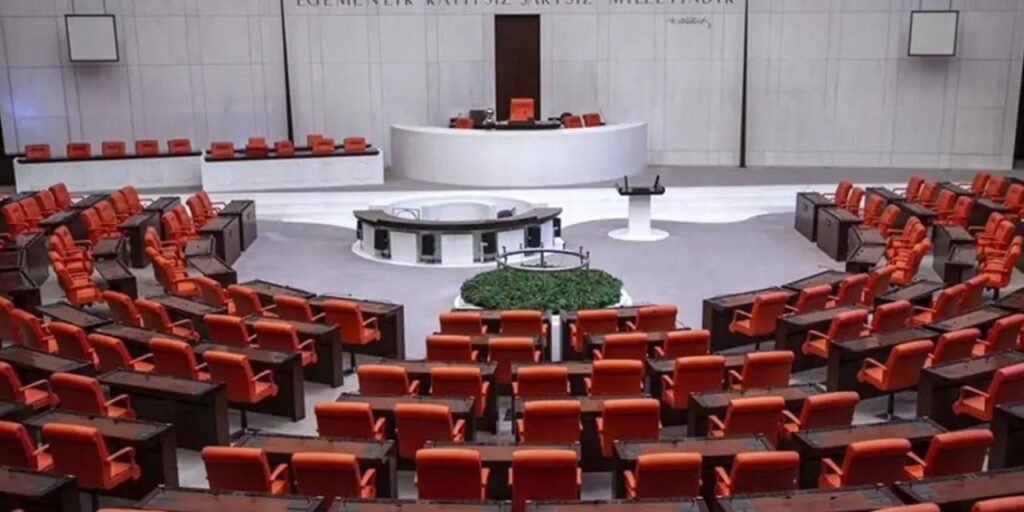 Meclis tatile girmeden son yenilikleri geçirdi