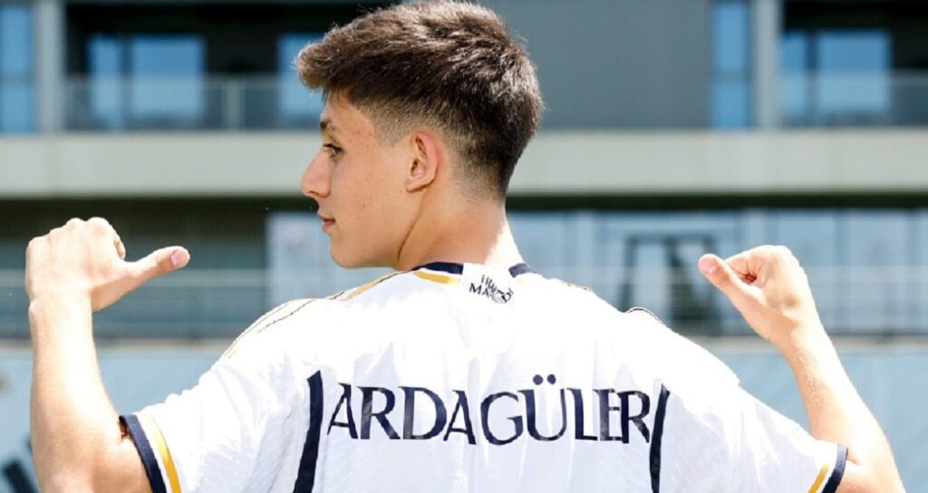 Real Madrid’den Arda Güler’e büyük onur