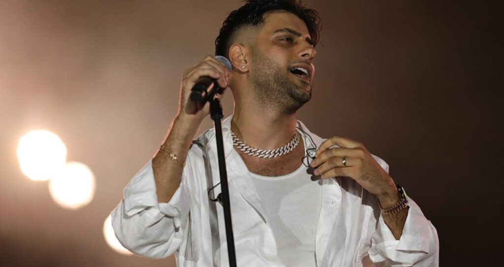 Reynmen para atılmasına sinirlendi!