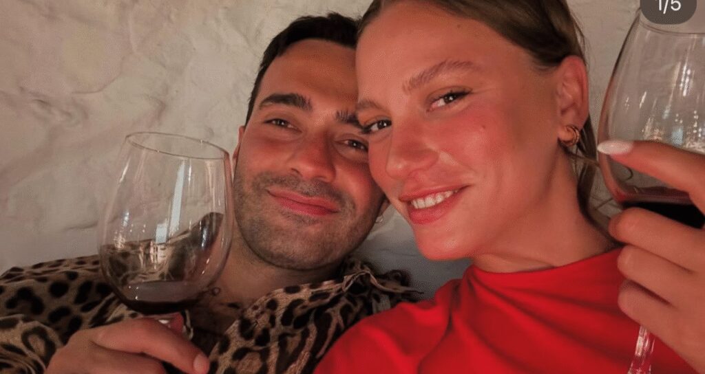 Serenay Sarıkaya 33 yaşına sevgilisi Mert Demir’le girdi