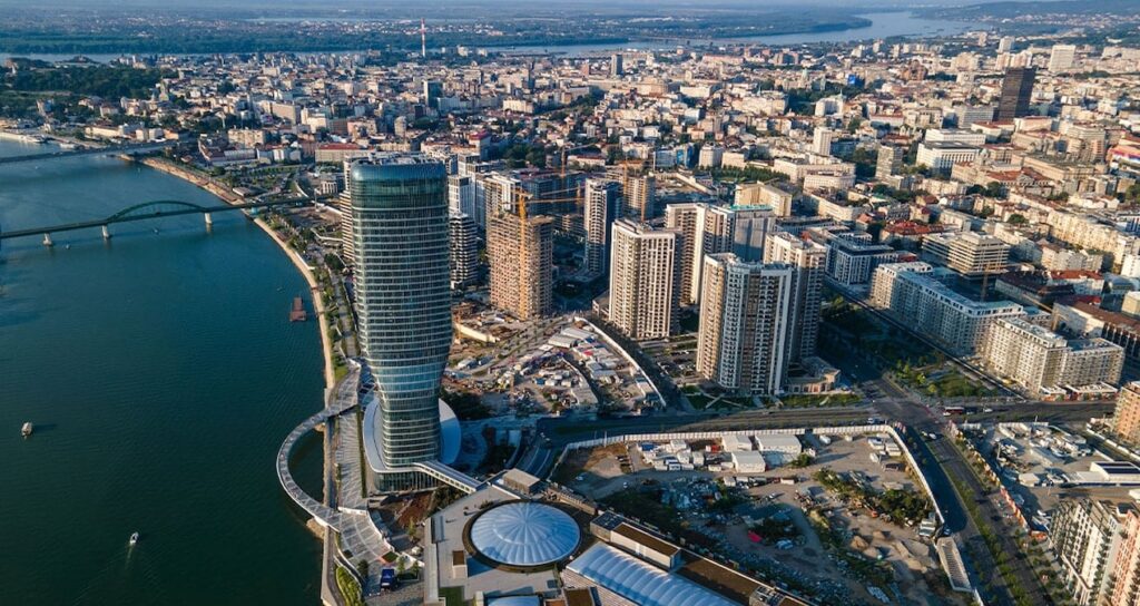 Türklere vizesiz Avrupa kapısını açıyor