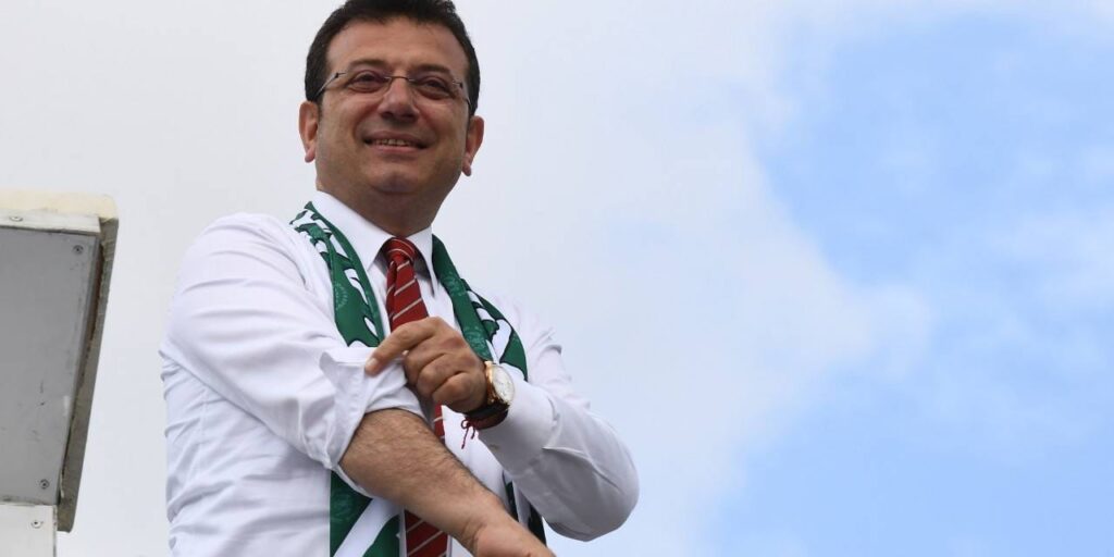 Ünlü oyuncu İmamoğlu yasağını deldi!