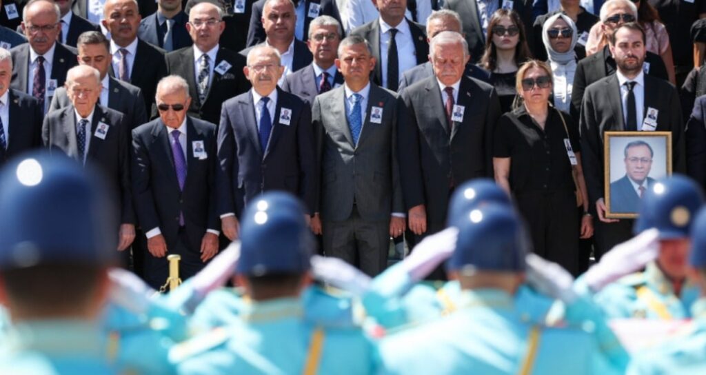 Bahçeli, Özel ve Kılıçdaroğlu yan yana