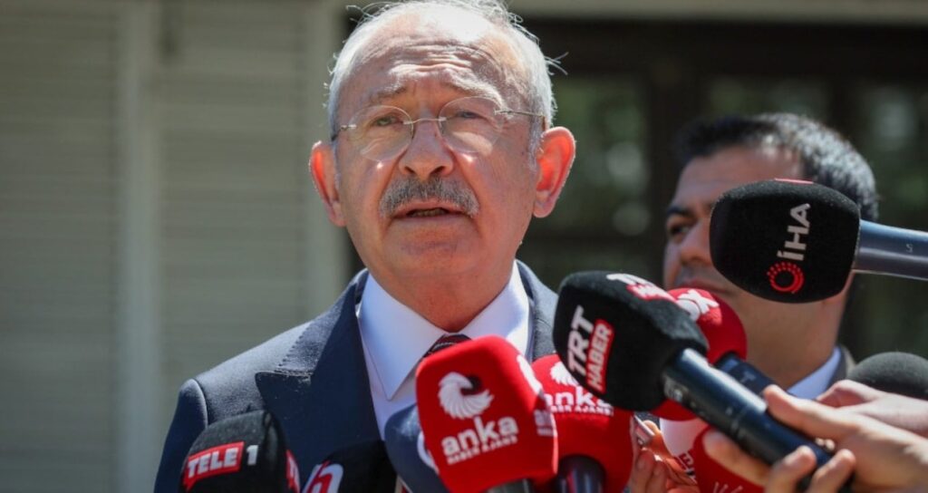 Doğru ise “CHP’de taşlar yerinden oynar”