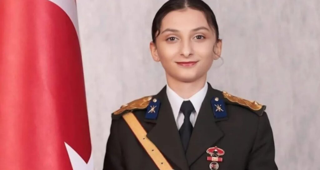 Ebru Teğmen teklifleri geri çevirdi