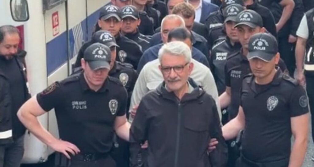 ‘Gerekirse zorla çıkarılmamı, direneceğimi söyledim.’