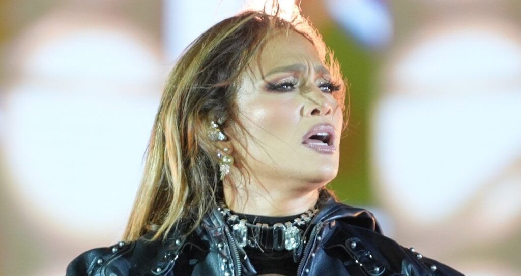 Jennifer Lopez 60 milyon lirayı elinin tersiyle itti