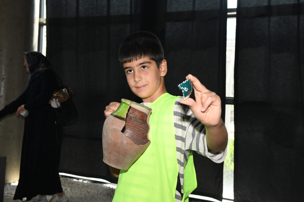 Minik Eller Tarihin İzini Sürüyor