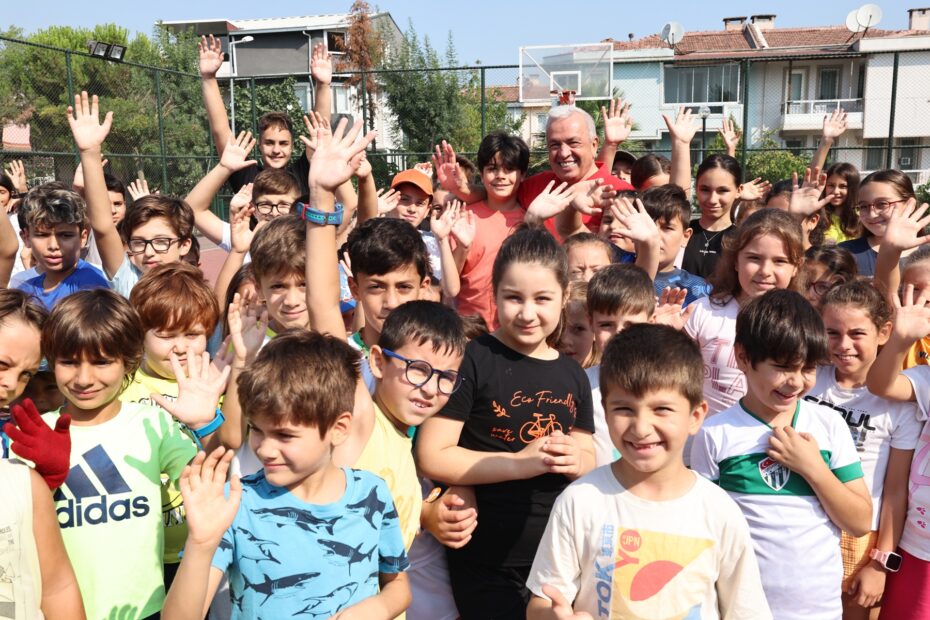 Nilüfer’de çocuklara spor sevgisi aşılanıyor