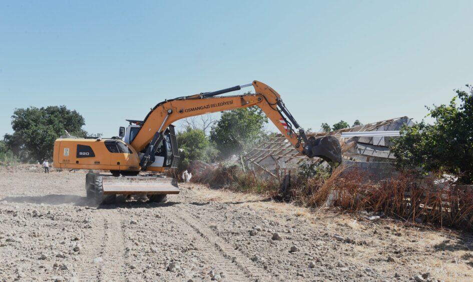 Sit alanına yapılan kaçak yapılar yıkıldı