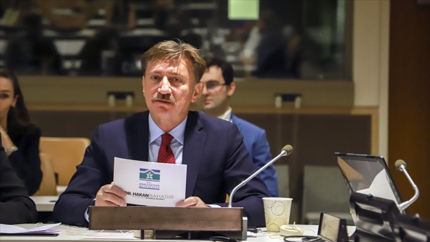 36 bin TL’lik ayakkabısıyla pazara indi, fiyatlar için esnafı azarladı