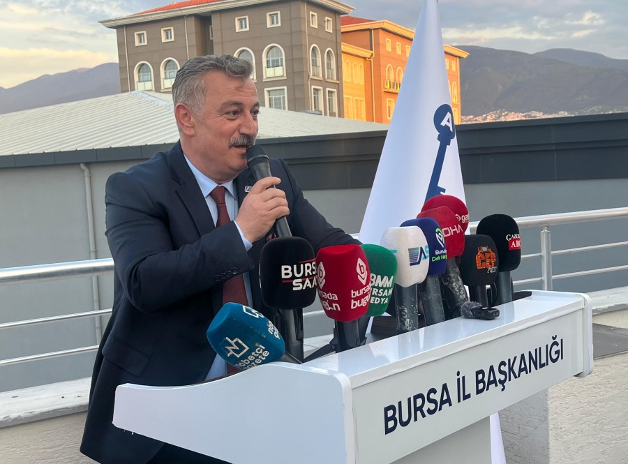 A Parti Bursa İl Başkanı Fikret Aslan: “Hükümet israfı kısmak yerine vergide vatandaşı hedef alıyor”