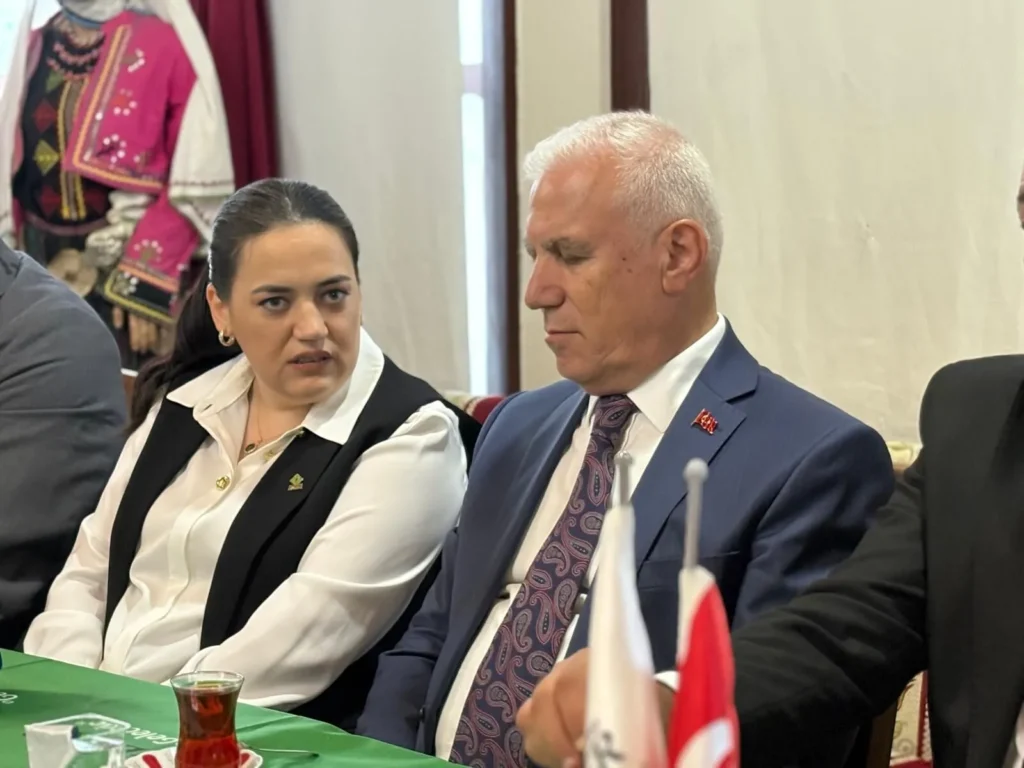 Başkan Bozbey’den Gençlere Müjde: “Kendi Yörelerinde Mutlu ve Üretken Bir Yaşam İçin Çalışacağız”