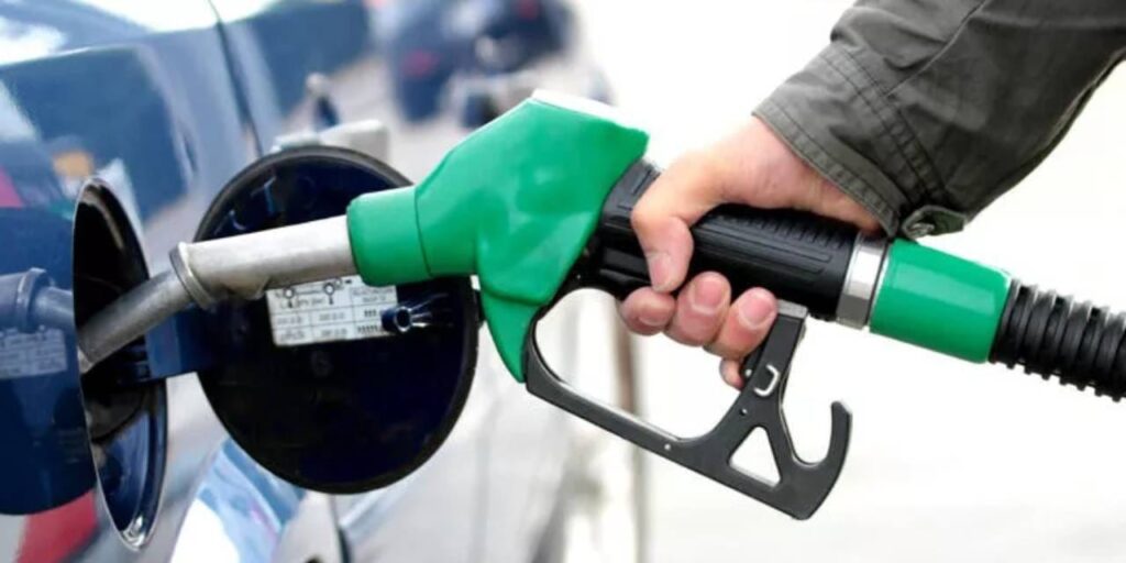 Akaryakıta zam geldi mi?