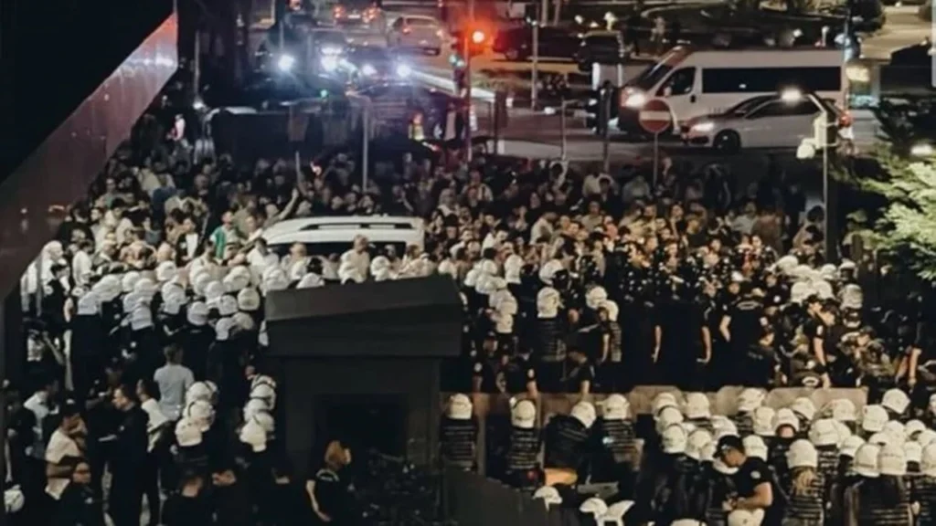 CHP’ye abluka sosyal medyaya erişim kısıtlaması! 12 saattir devam ediyor