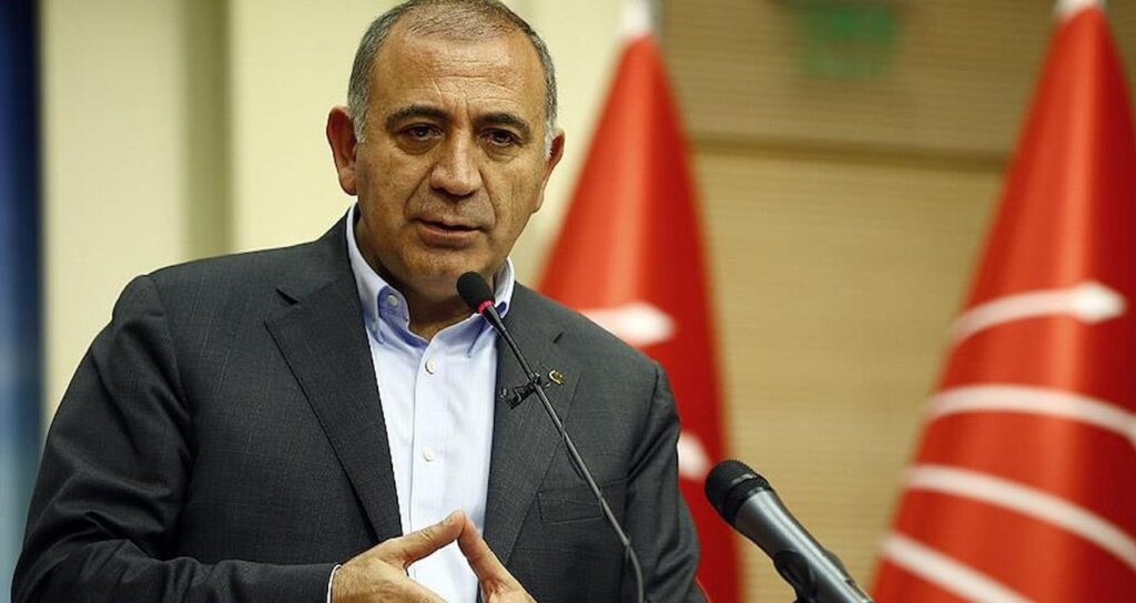 Gürsel Tekin’den ‘geliyoruz’ paylaşımı