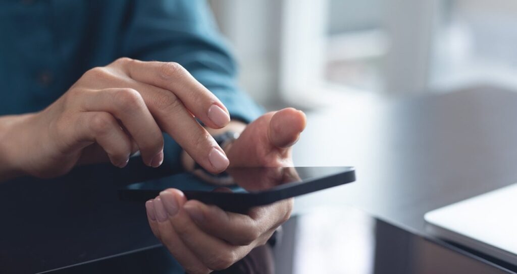 Herkesin telefonunda var ama kimse büyük tehlikenin farkında değil!