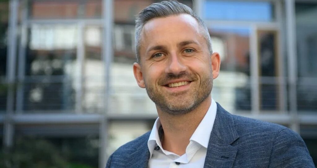 Hitler ruhu hortladı, aşırı sağ geliyor