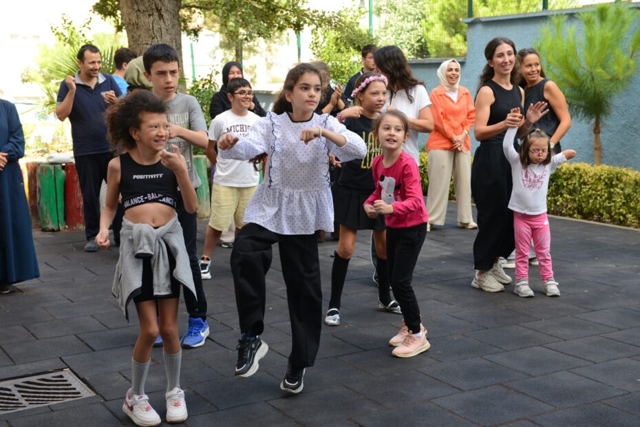 Nilüfer Belediyesi’nden engelli bireylere özel zumba etkinliği