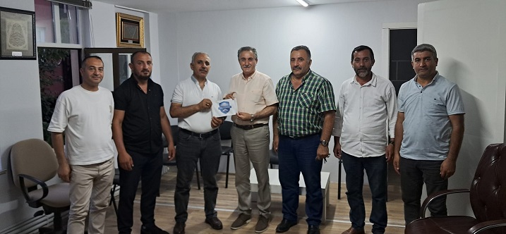 “Ne siyasetin gölgesinde yürüdük ne de menfaat peşinde olduk.”