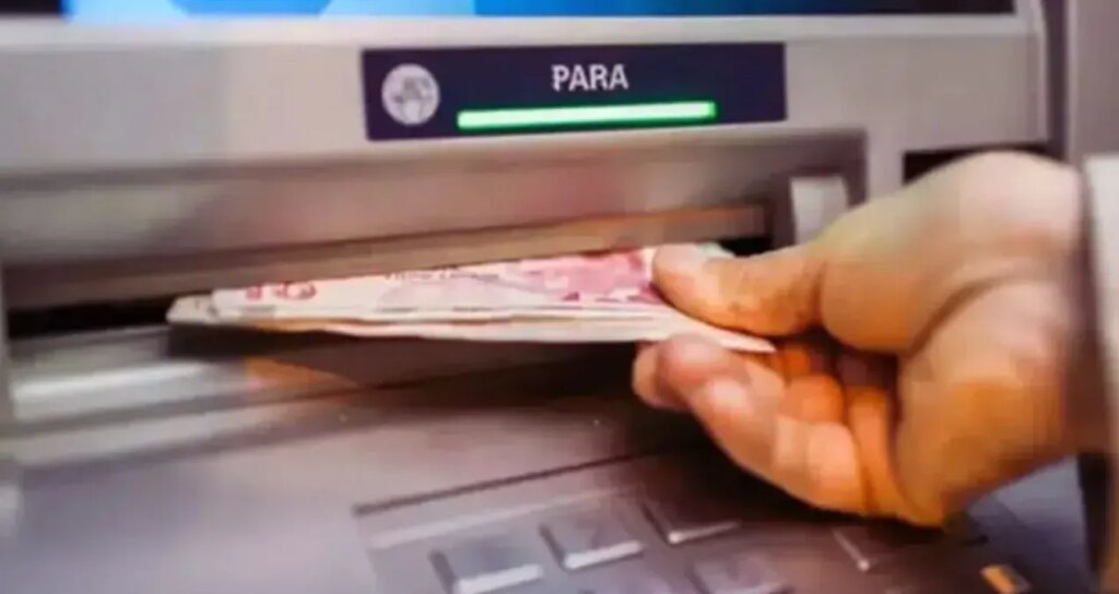 ATM’ye kartını takanlar bu yazıyla karşılaşacak