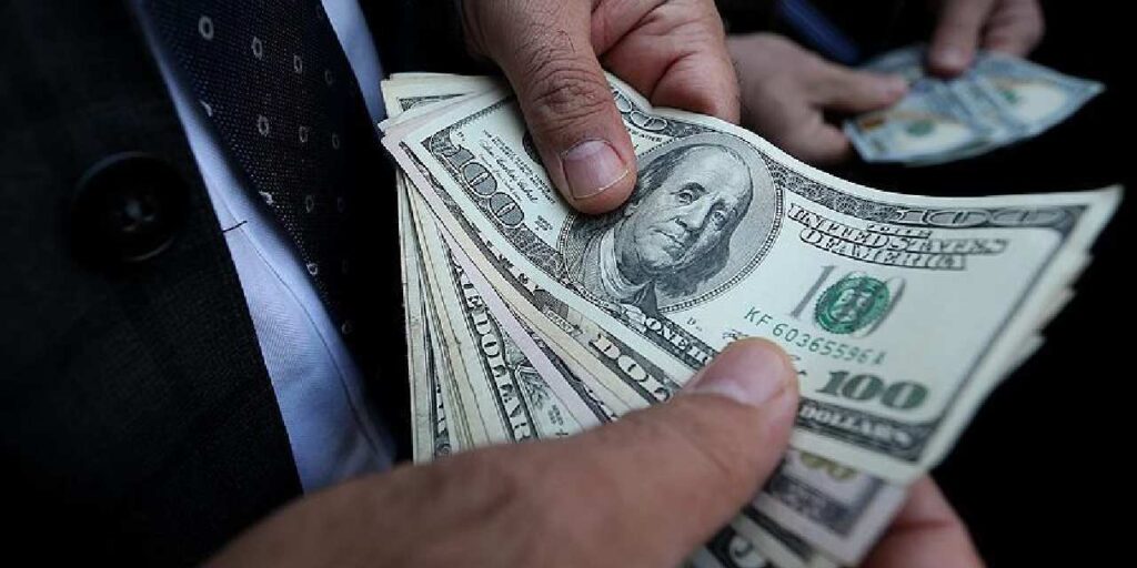 Dolar sınırda: 42 liraya dayandı