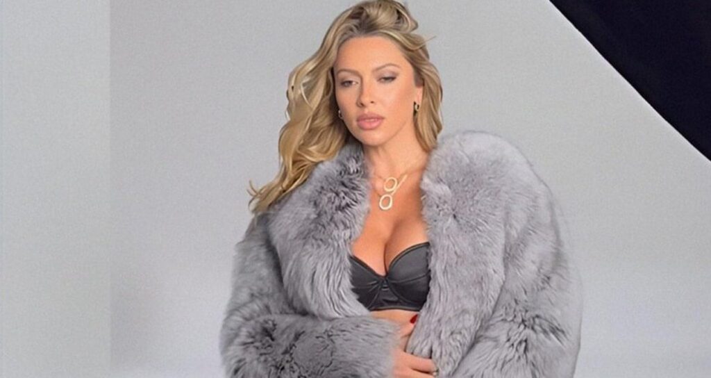 Hadise’den Bursa’da yürekleri hoplatan dans