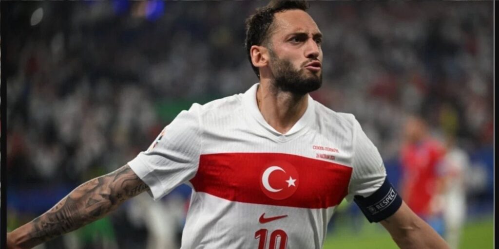 Hakan Çalhanoğlu Arda Turan’ı yakalayacak