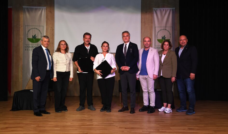 Osmangazi Belediyesi’nin okuma tiyatrosuna yoğun ilgi