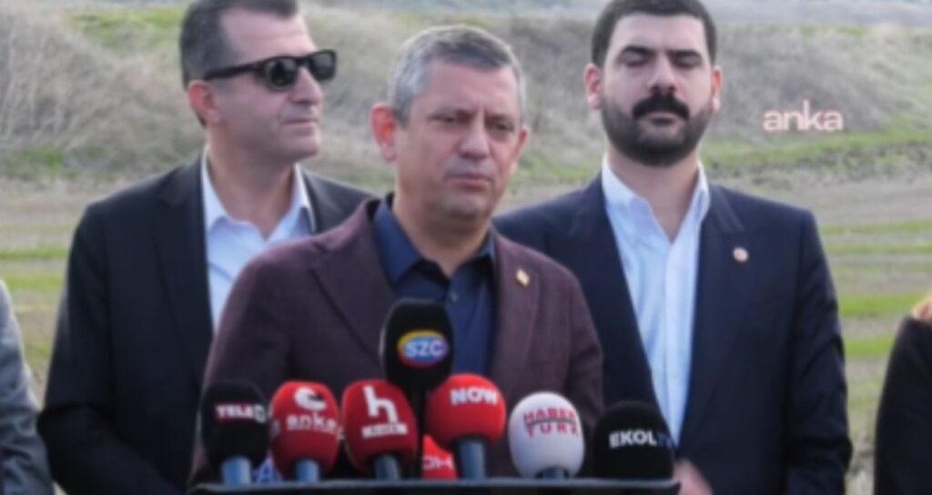 Özgür Özel’den Lütfü Savaş’a zehir zemberek sözler