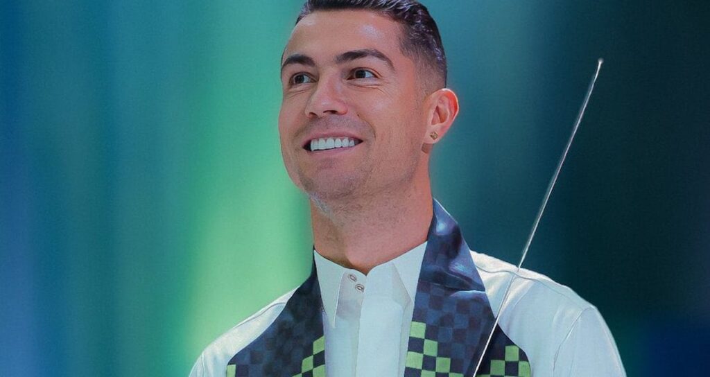 Ronaldo yeni işiyle futbol tarihinin ilk milyarderi oldu