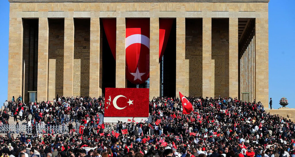 Vatandaşlar Anıtkabir’e akın etti