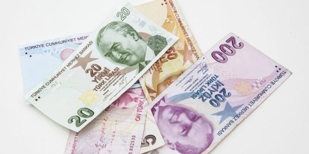 Yeni banknotlar bugün tedavüle girdi