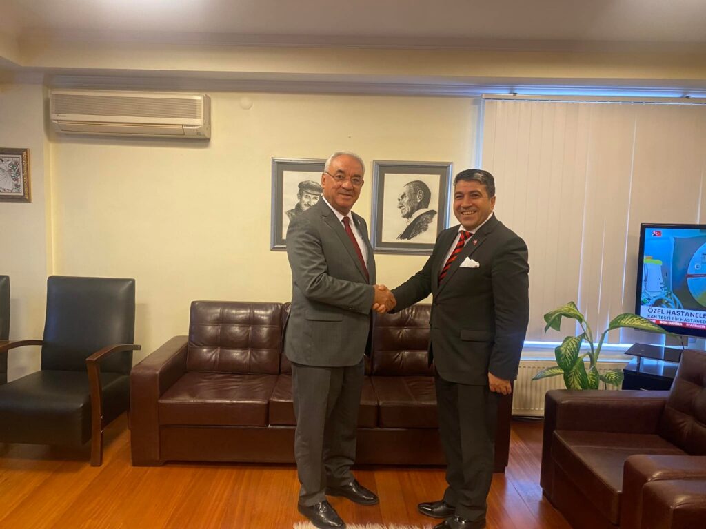 “Bursa’nın Sessizliği Bitiyor: DSP’de Bayrak Mehmet Seskır’a Teslim Edildi!”