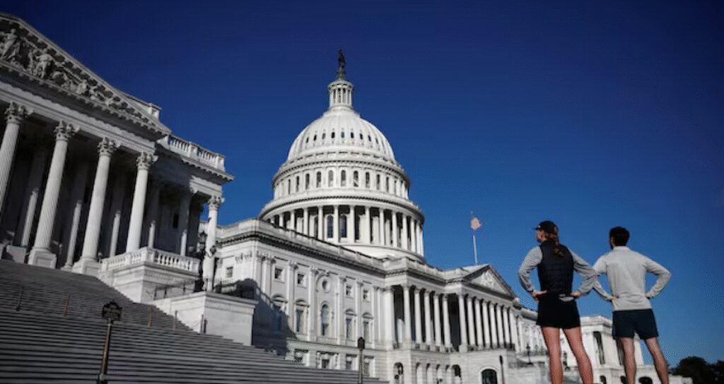 ABD Temsilciler Meclisi hükümeti açmak için oylama yapıyor