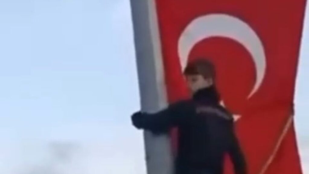 Bursa’da çocukların bayrak hassasiyeti